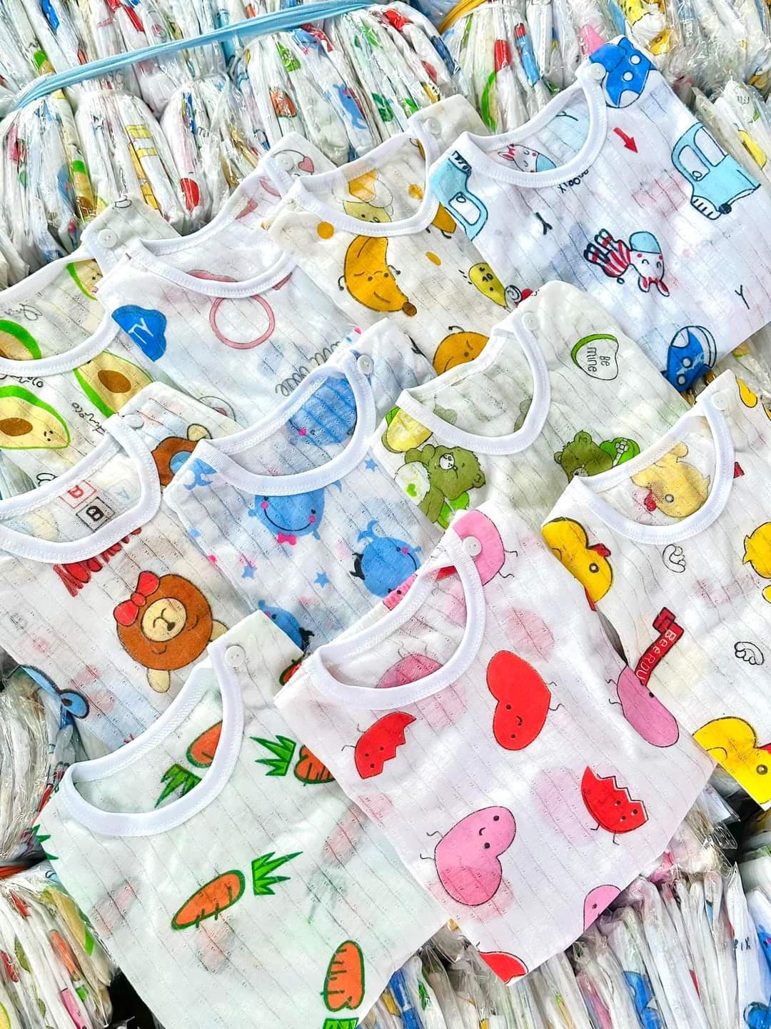 Com bo 3 bộ đồ COTTON GIẤY mềm mịn cho bé trai , bé gái ( 4-15 kg )