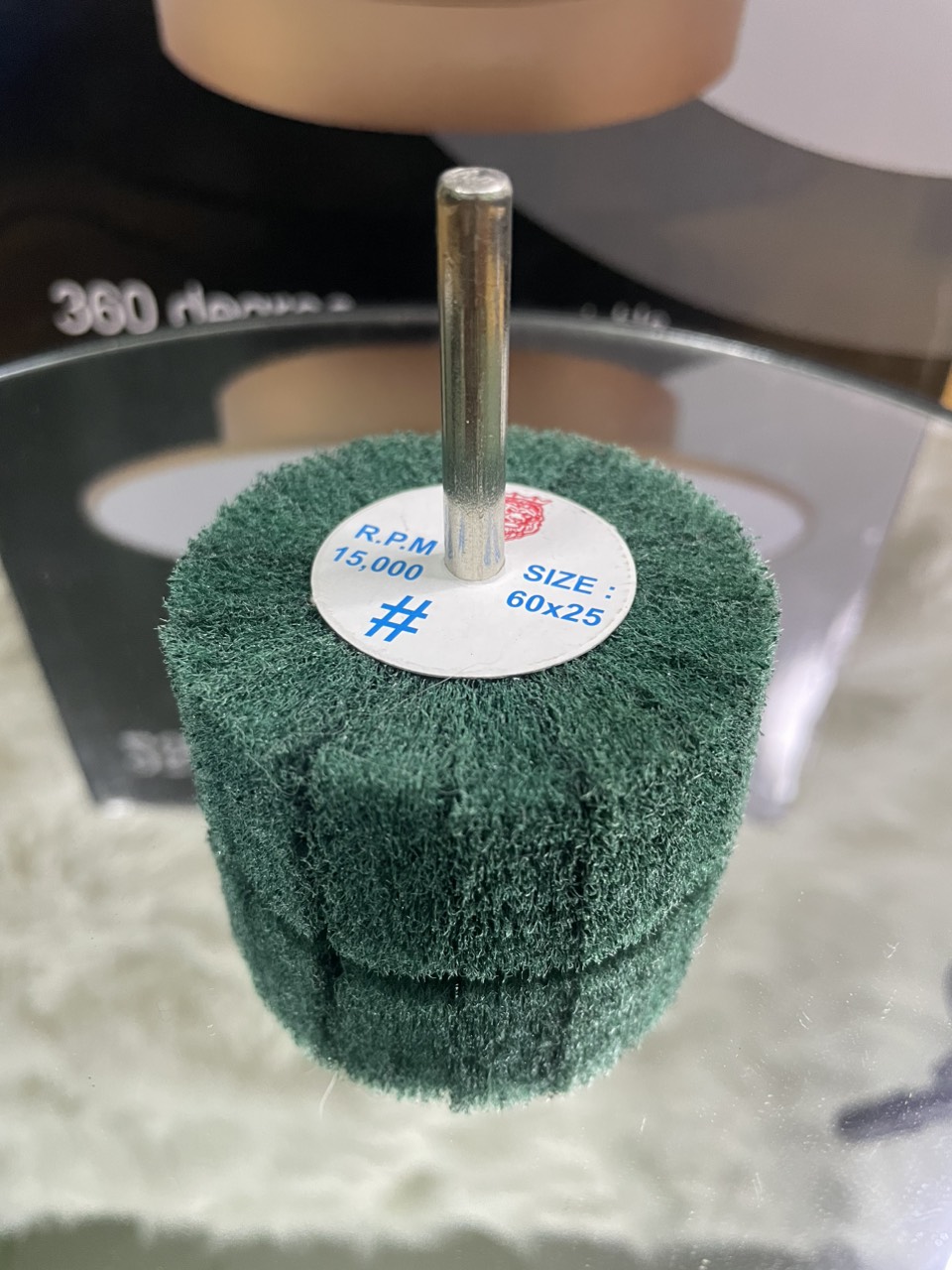 Nhám carem nỉ,Nhám trụ nỉ ,Nhám chuôi nỉ xanh đỏ kích thước 50x25mm cốt 6mm