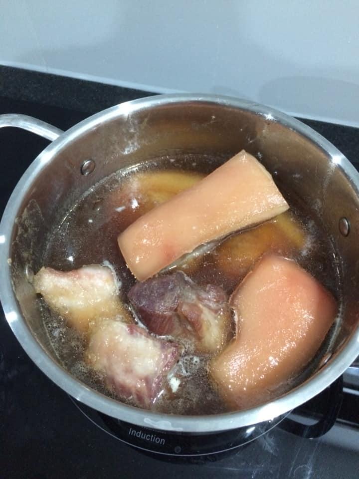 Thịt heo ngâm mắm( 1kg hoặc hơn không tính nước)