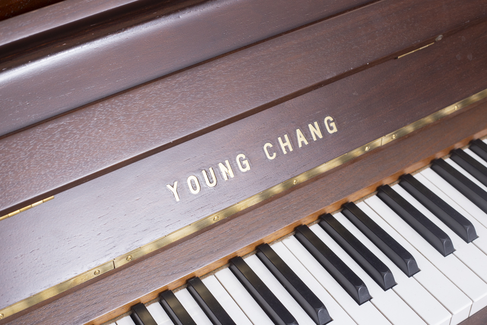 ĐÀN PIANO CƠ CŨ YOUNG CHANG U3F