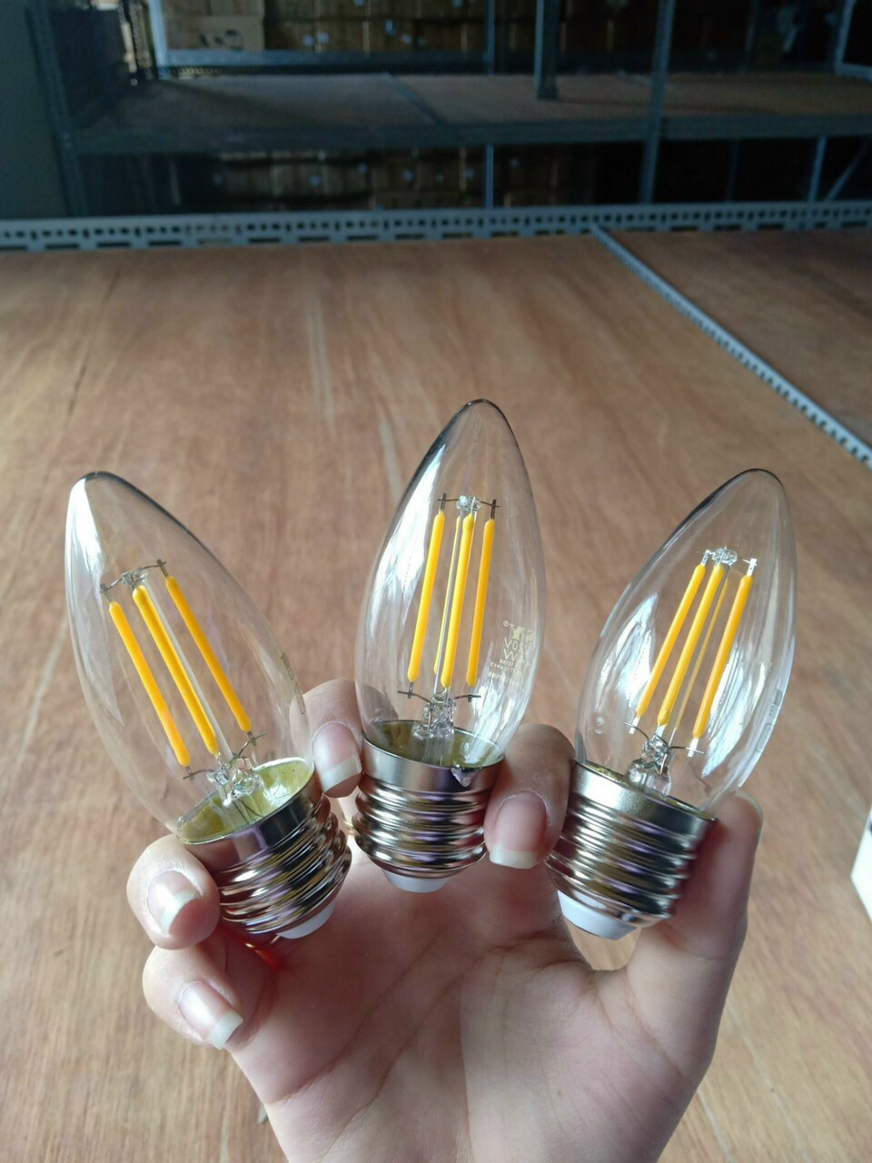 Bóng đèn led Edison C35L vỏ trong ánh sáng vàng 4W