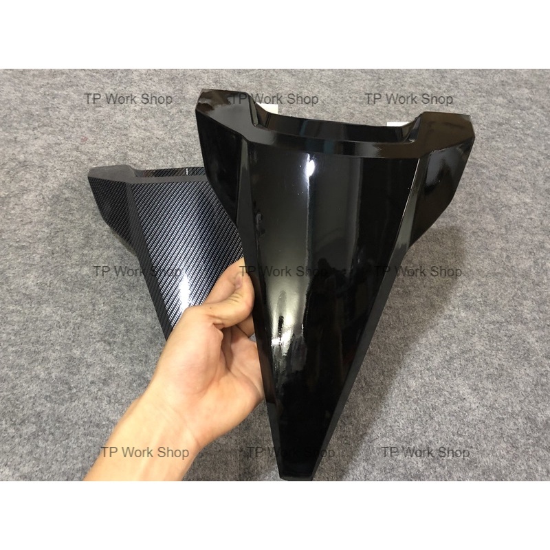 Mặt nạ click thái vario màu đen bóng và cacbon