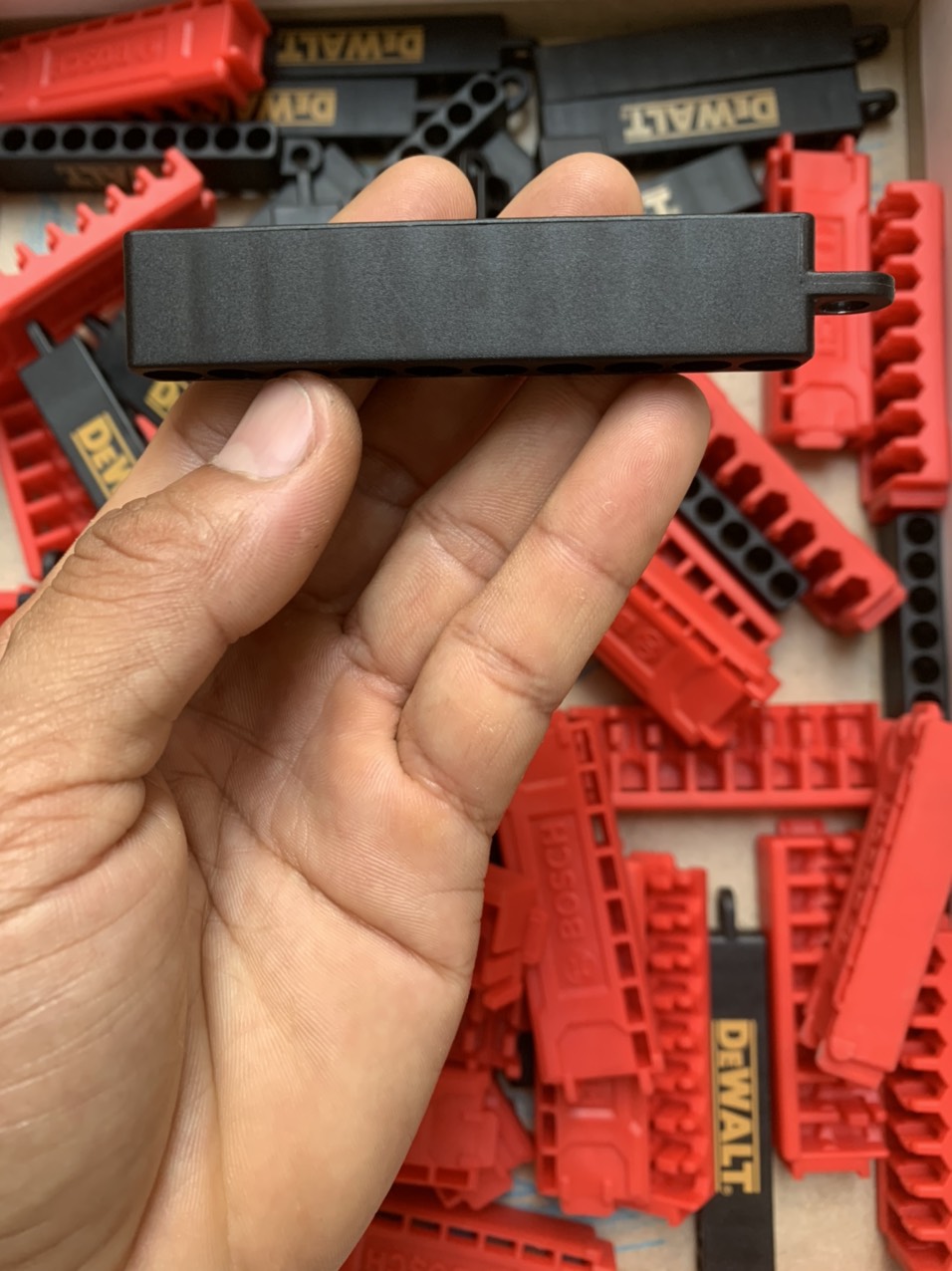 Chân đế gắn mũi vít , mũi khoan Dewalt ( SL : 1 cái )