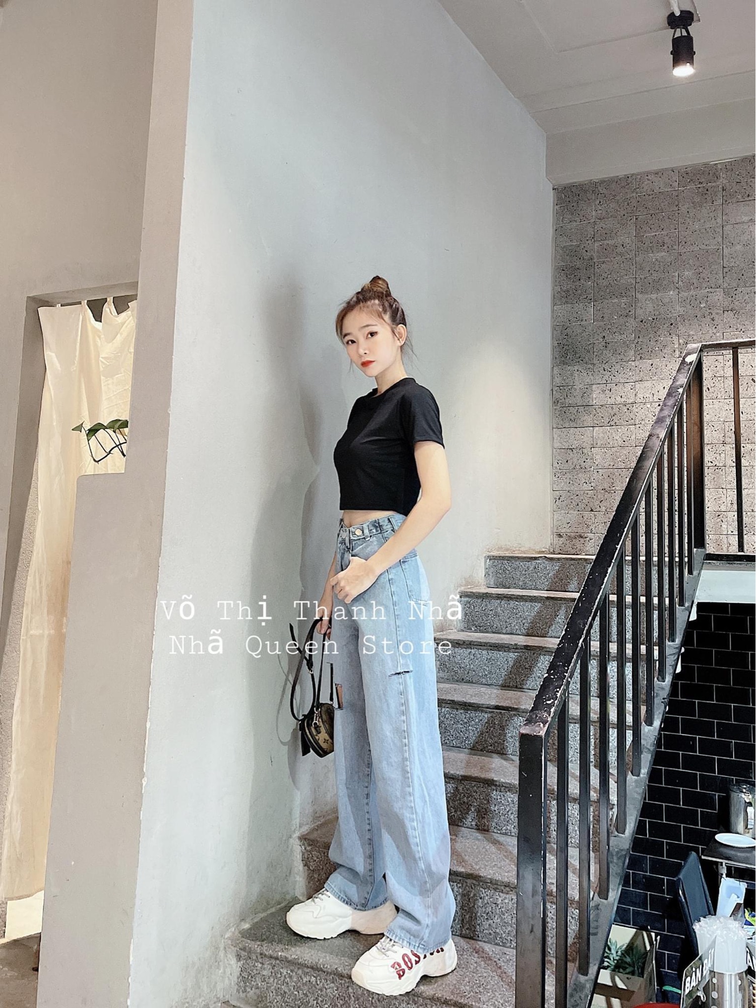 Set Baggy Jeans Đai Nút Rách Ô + Crop Cổ Tròn