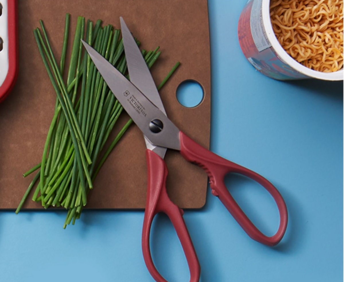 Kéo làm bếp đa dụng - Thương hiệu Victorinox - Đức