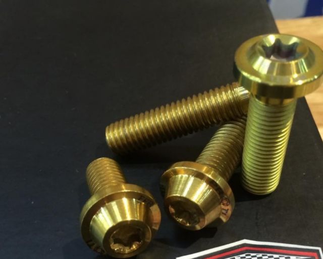 COMBO 2 ỐC GẮN BẢNG TÊN TITAN (PROTI - TITAN)