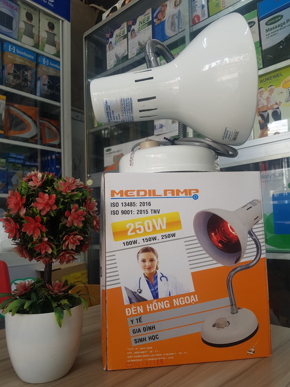 [HCM]Đèn hồng ngoại MEDILAMP TNE (Đã bao gồm bóng Cao cấp Greetmed)
