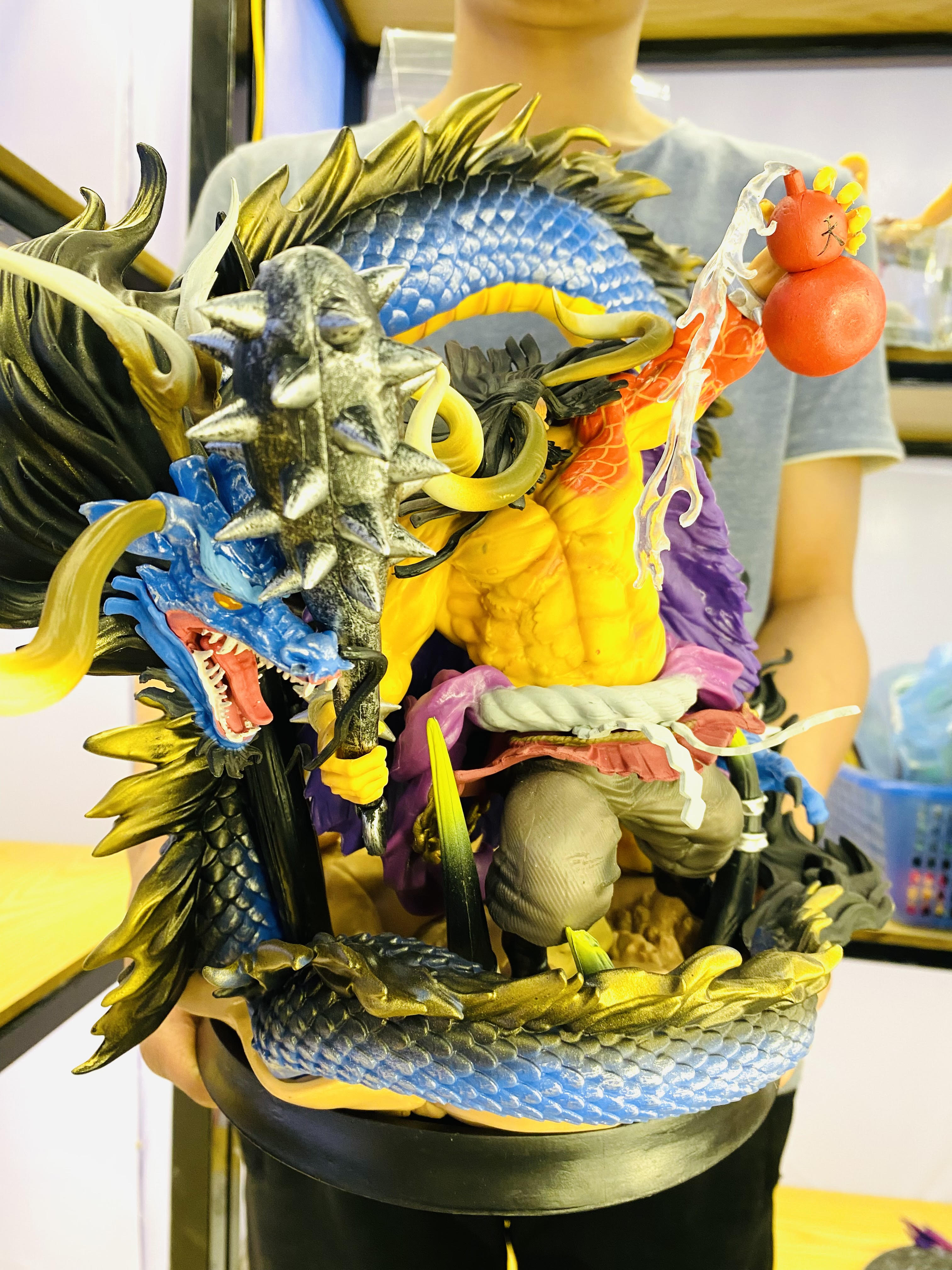 (Ngang 37cm - Cao 28cm) Mô hình OnePiece - Kaido RỒNG
