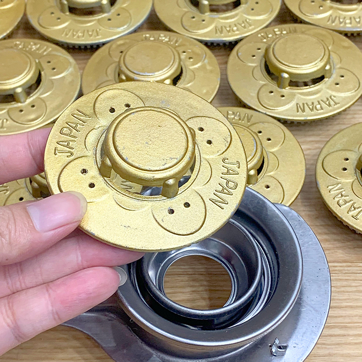 Japan aluminium Lotus gas stove burner flame sink, gas saving blue fire plate-gas stove replacement parts