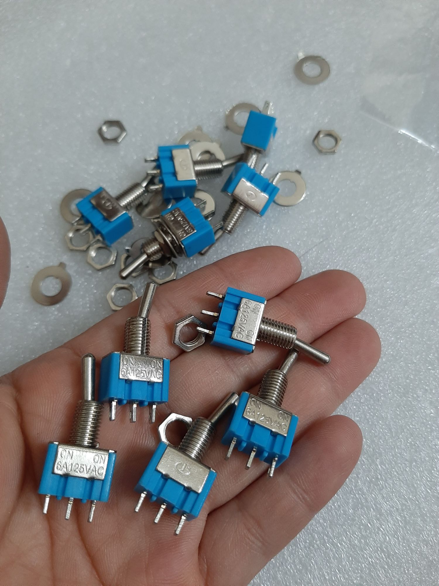 10 Công tắc 102 - Điện Tử Nhật Anh