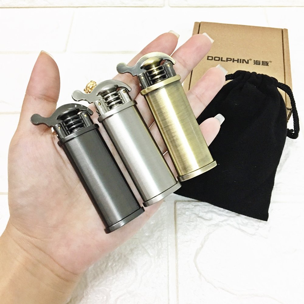 BẬT LỬA XĂNG ĐÁ CỔ DOLPHIN 700 (KIM LOẠI) - (XÀI XĂNG)