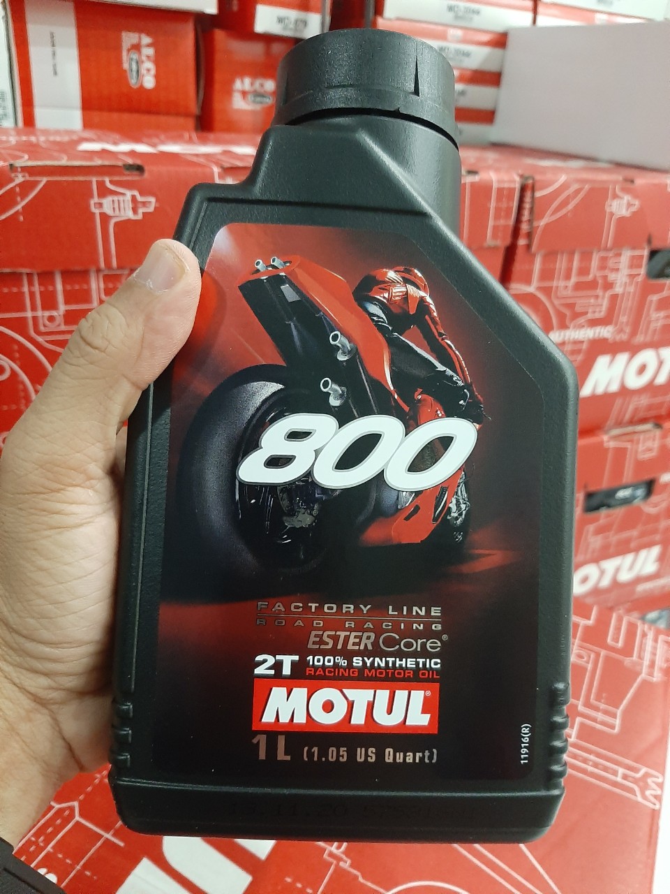 Dầu nhớt xe 2 thì motul 800 2t factory line road racing 1l