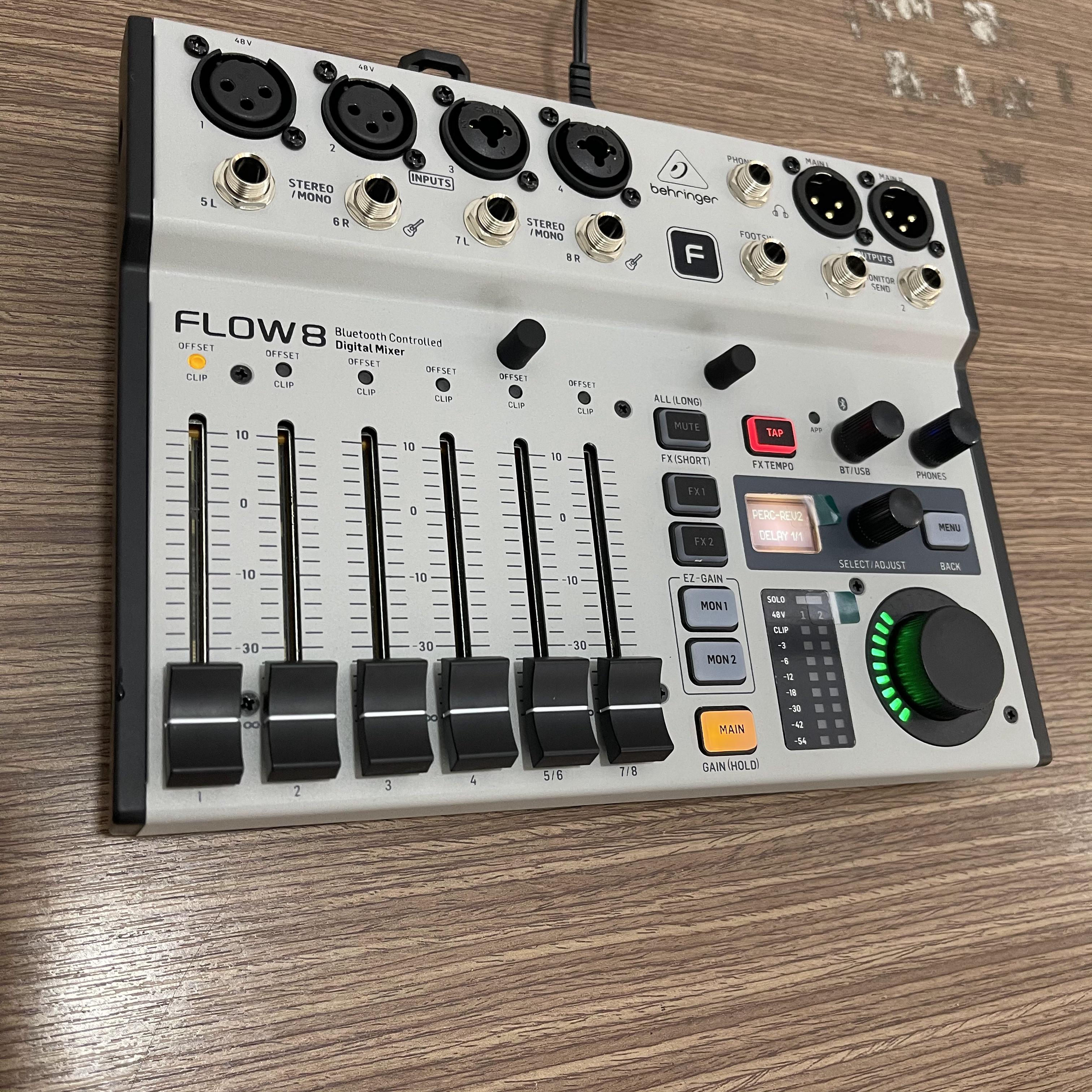 Mixer Behringer Flow 8