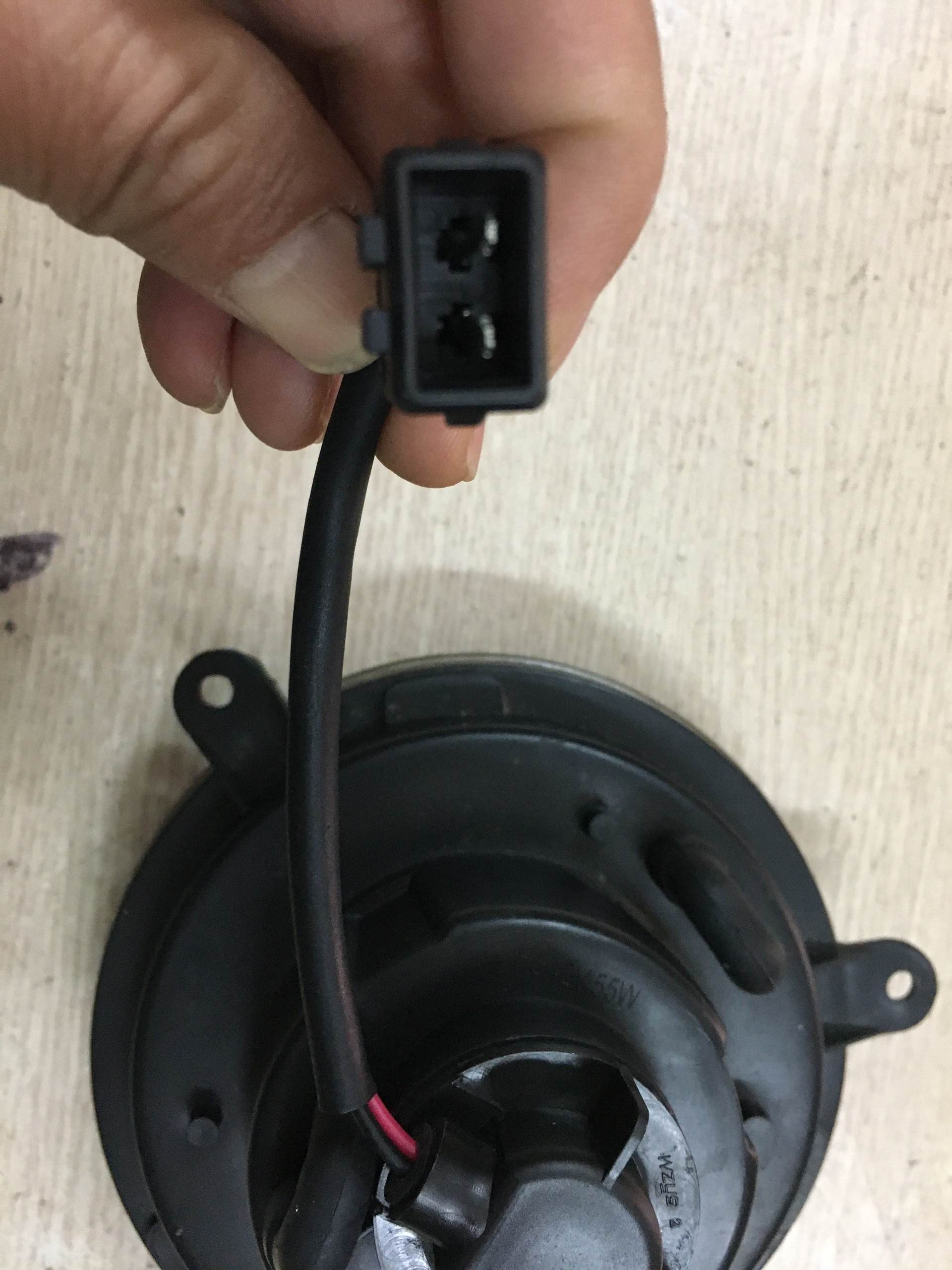 Đèn gầm cản trước Kenbo KB650 và Kenbo 950