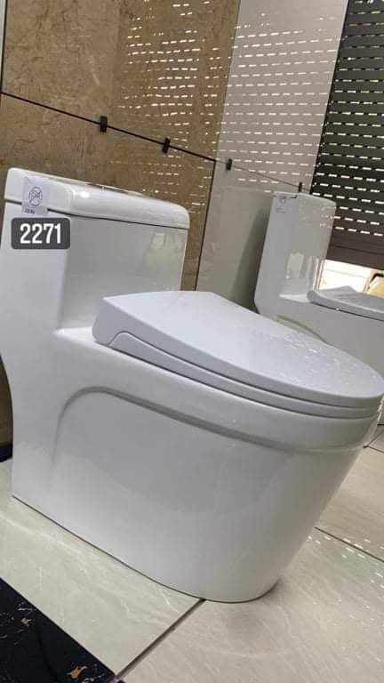 Bồn cầu cao cấp liền khối mã 2271