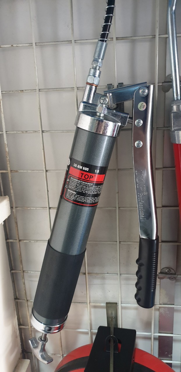 Bơm mỡ 600cc top - lu-bm600