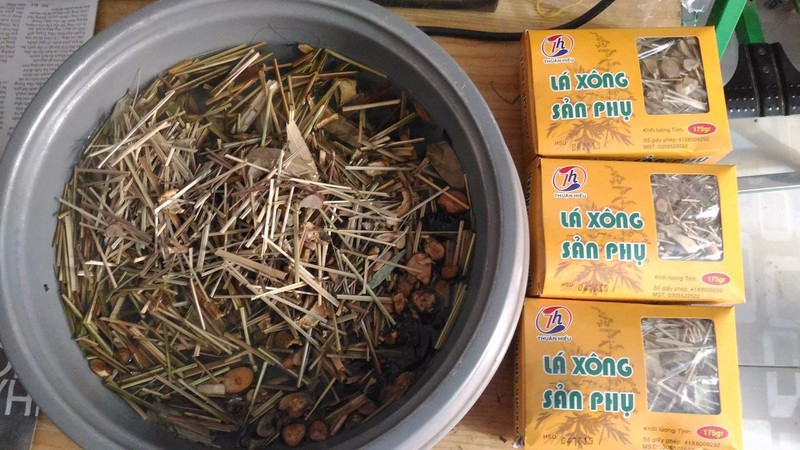 Lá Xông Sản Phụ Cho Mẹ Sau Sinh (1 Hộp)