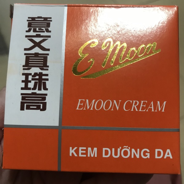 Kem Emon dưỡng trắng da 20 g của Công ty Thiện Châu nhập khẩu
