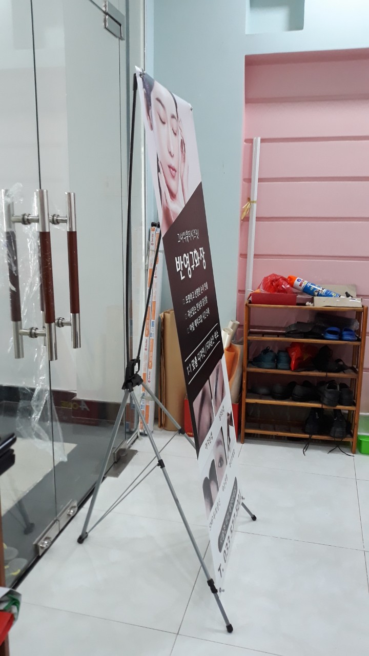 Standee X tempered size 80*180cm