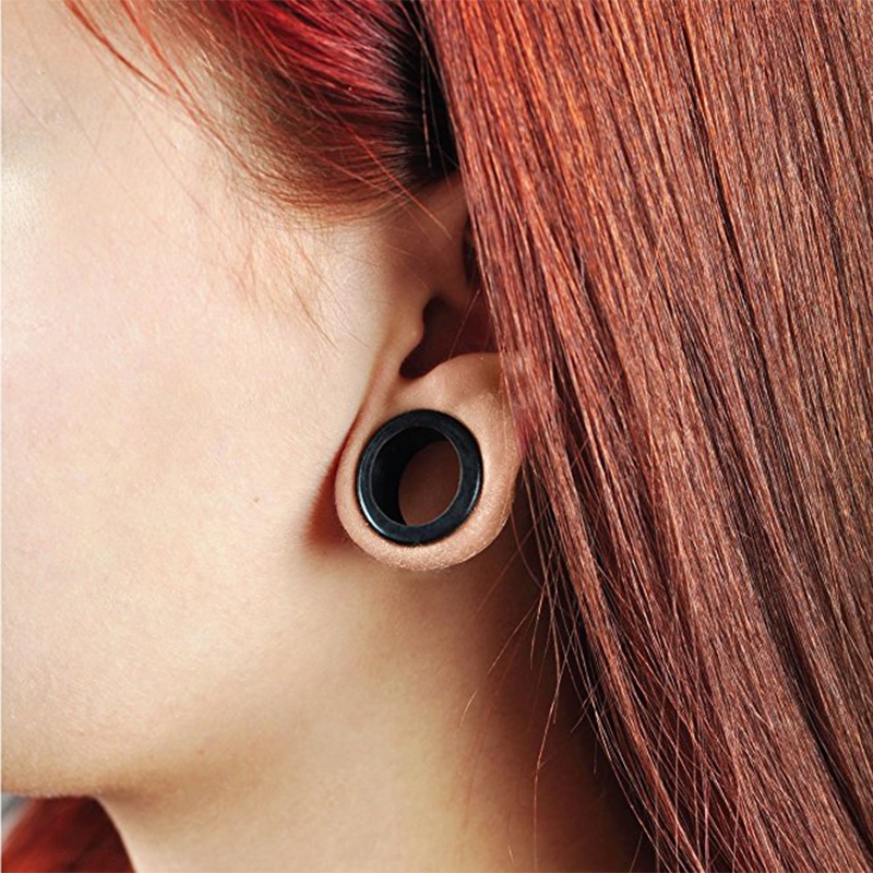 Khuyên nong tai size 14mm màu đen