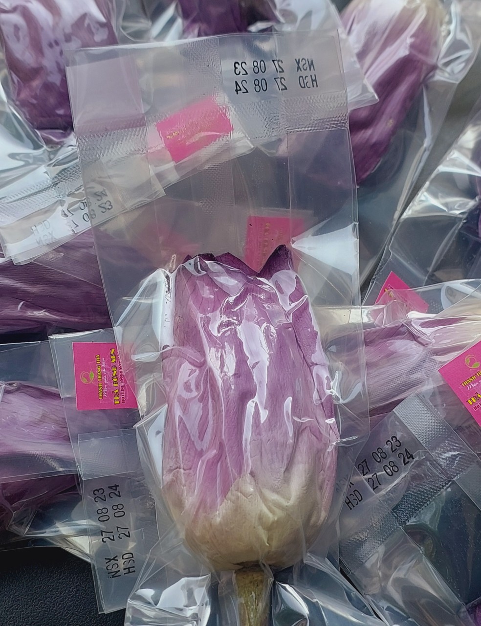 Chè Búp sen ướp trà đinh thơm ngon, sấy thăng hoa 2 bông