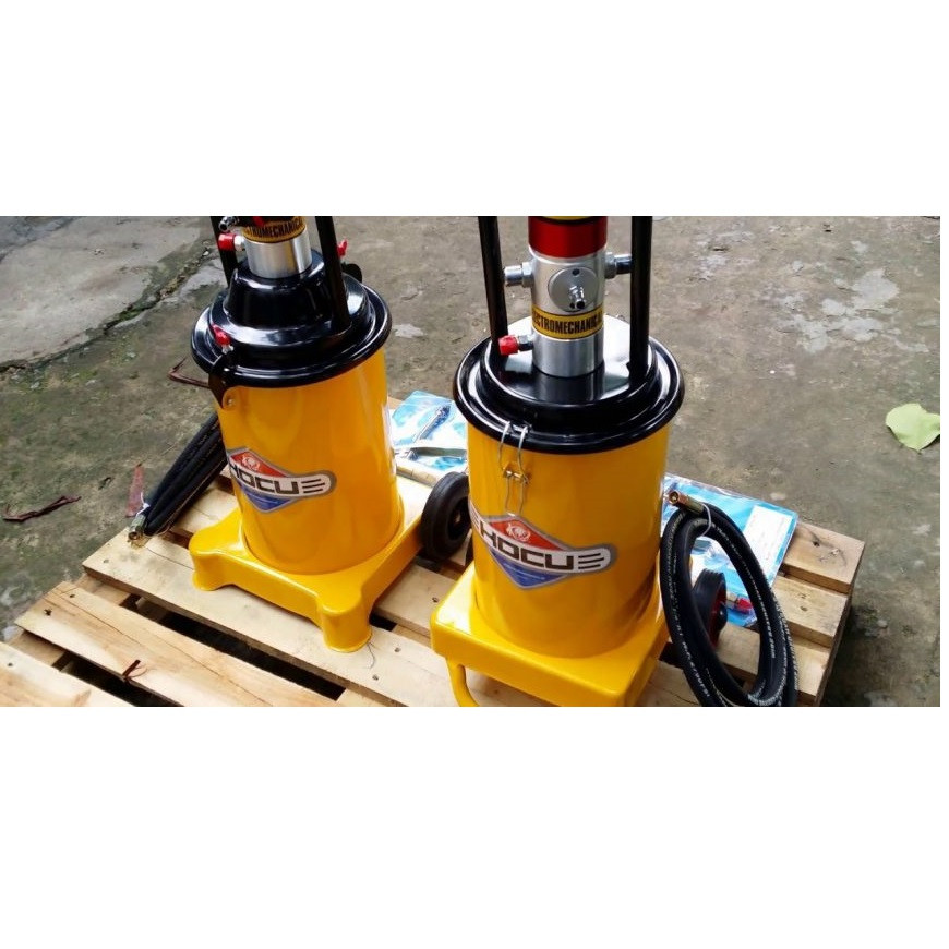 Máy bơm mỡ nén khí Kocu GZ8 - 12 lít