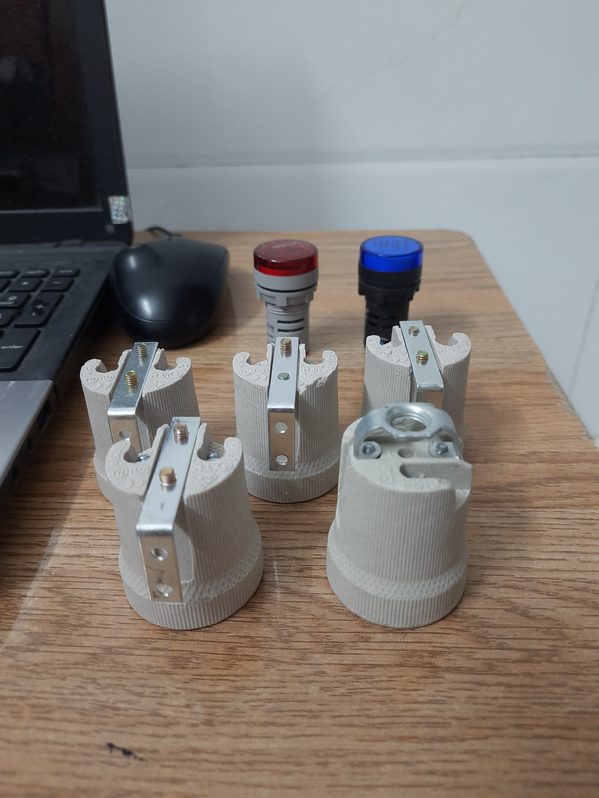 Đui đèn sứ E27