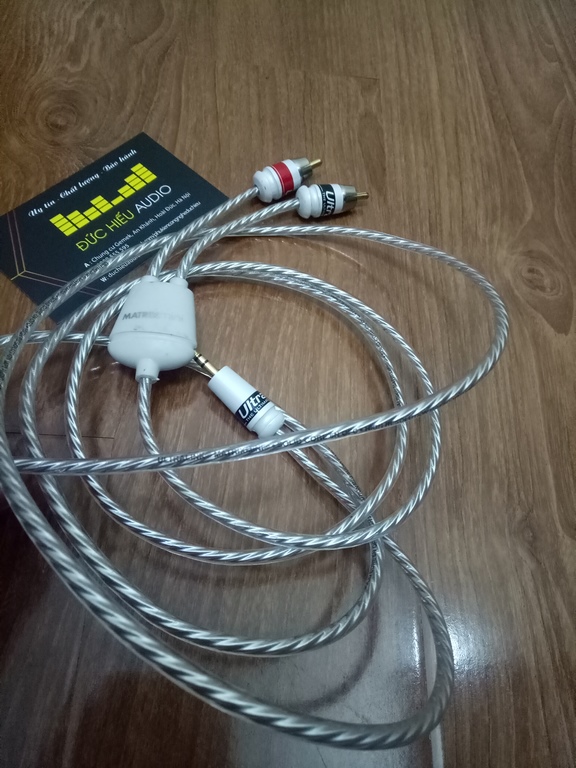 Dây 3.5 ra 2 AV Ultralink dài 2 mét