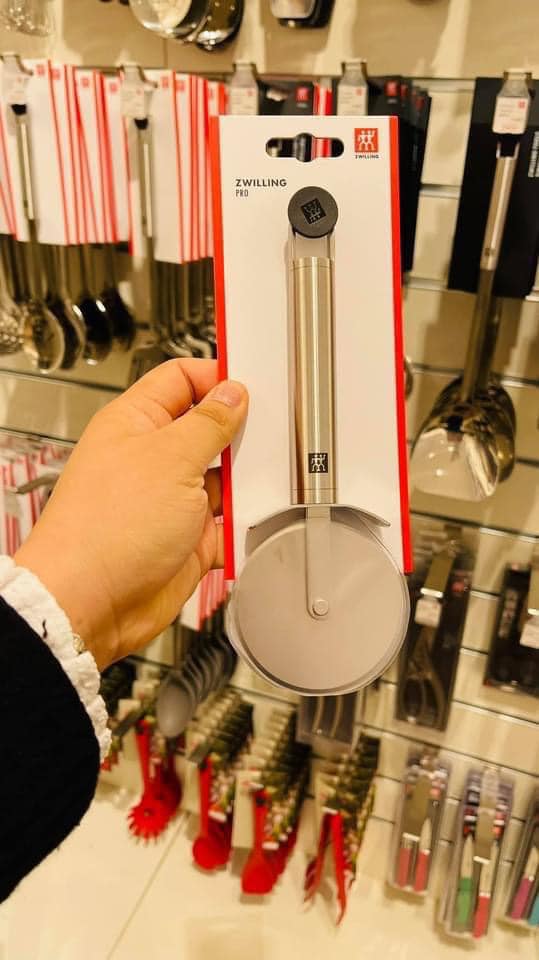 Dao cắt pizza zwilling pro