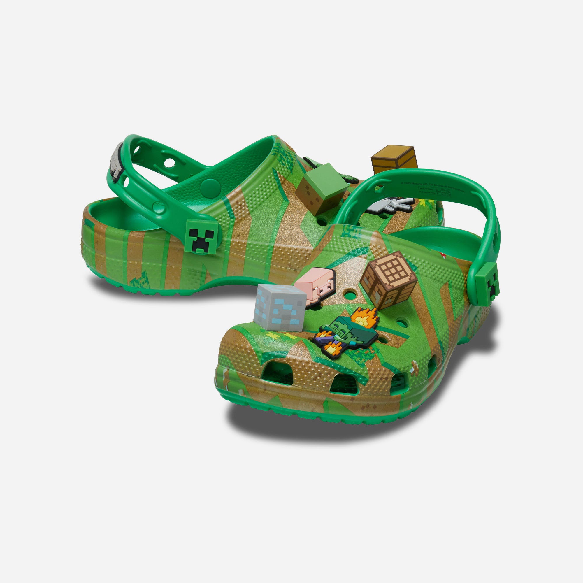CROCS Giày lười trẻ em Classic Elevated Minecraft 208473-90H CHL - MixASale