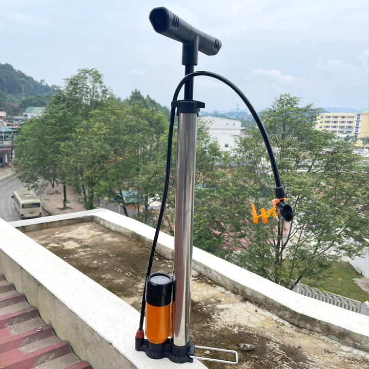 Bơm xe máy, xe đạp có đồng hồ đo áp suất cao cấp