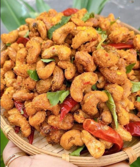 HẠT ĐIỀU NGUYÊN RANG TỎI ỚT  lá chanh thơm bùi giòn béo ăn vặt là ghiền ty ty shop