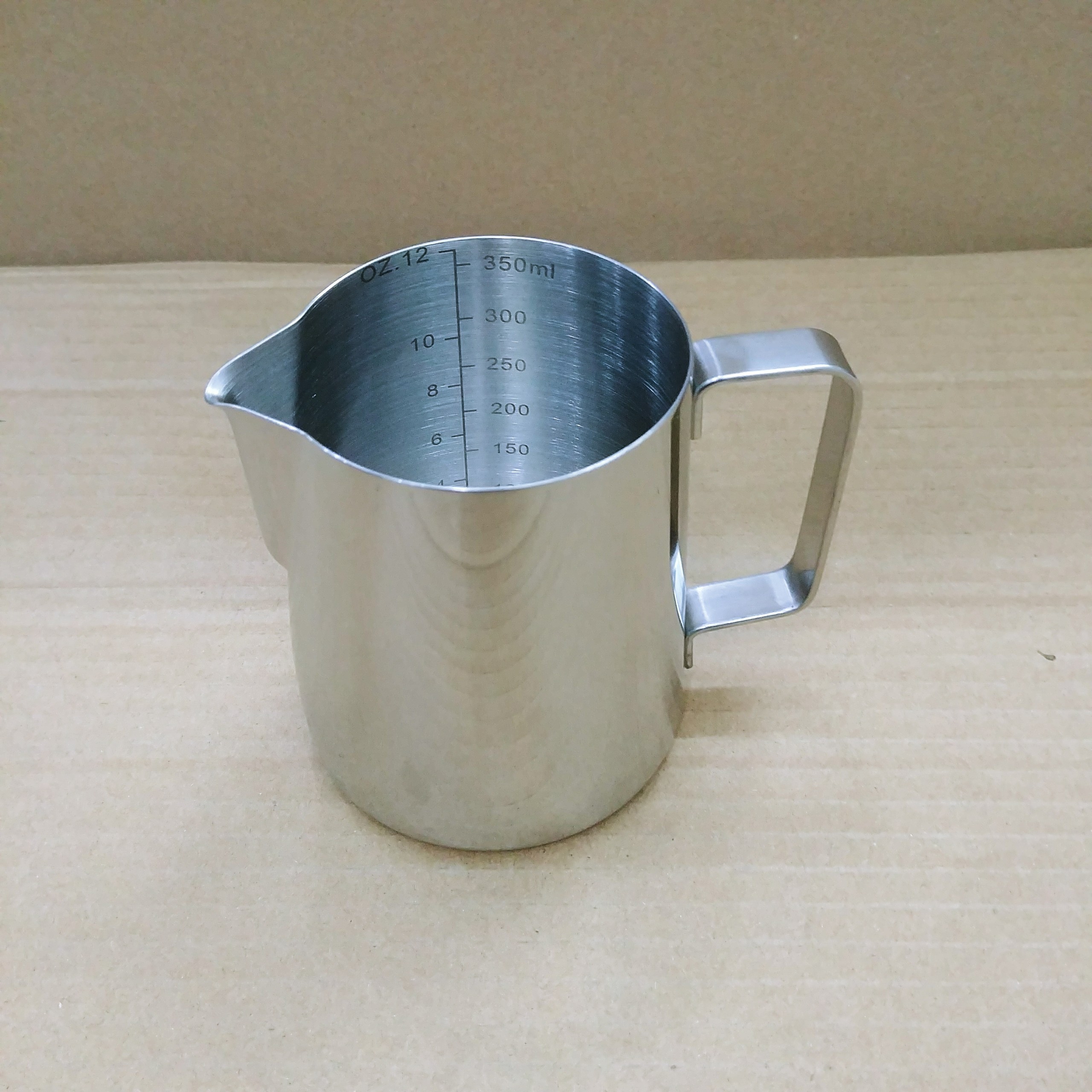 CA ĐÁNH SỮA INOX CÓ VẠCH CHIA 350ML