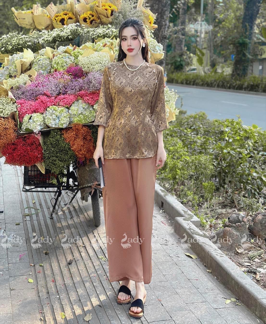 Bộ bà ba gấm đi lễ chùa du xuân tay dài đính bẹt