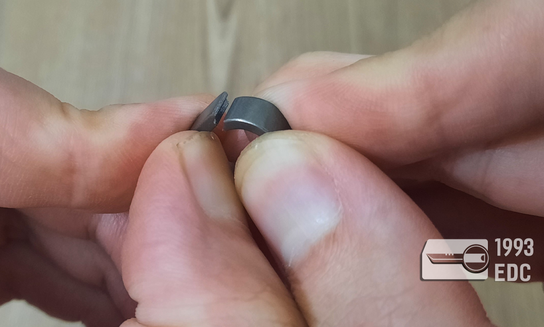 Ring móc khóa titan hình ovan (1 cái)