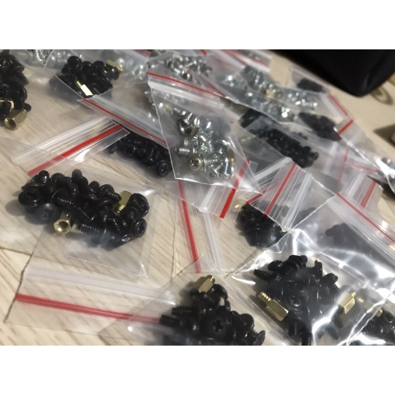 Ốc bắt main lắp case đầy đủ