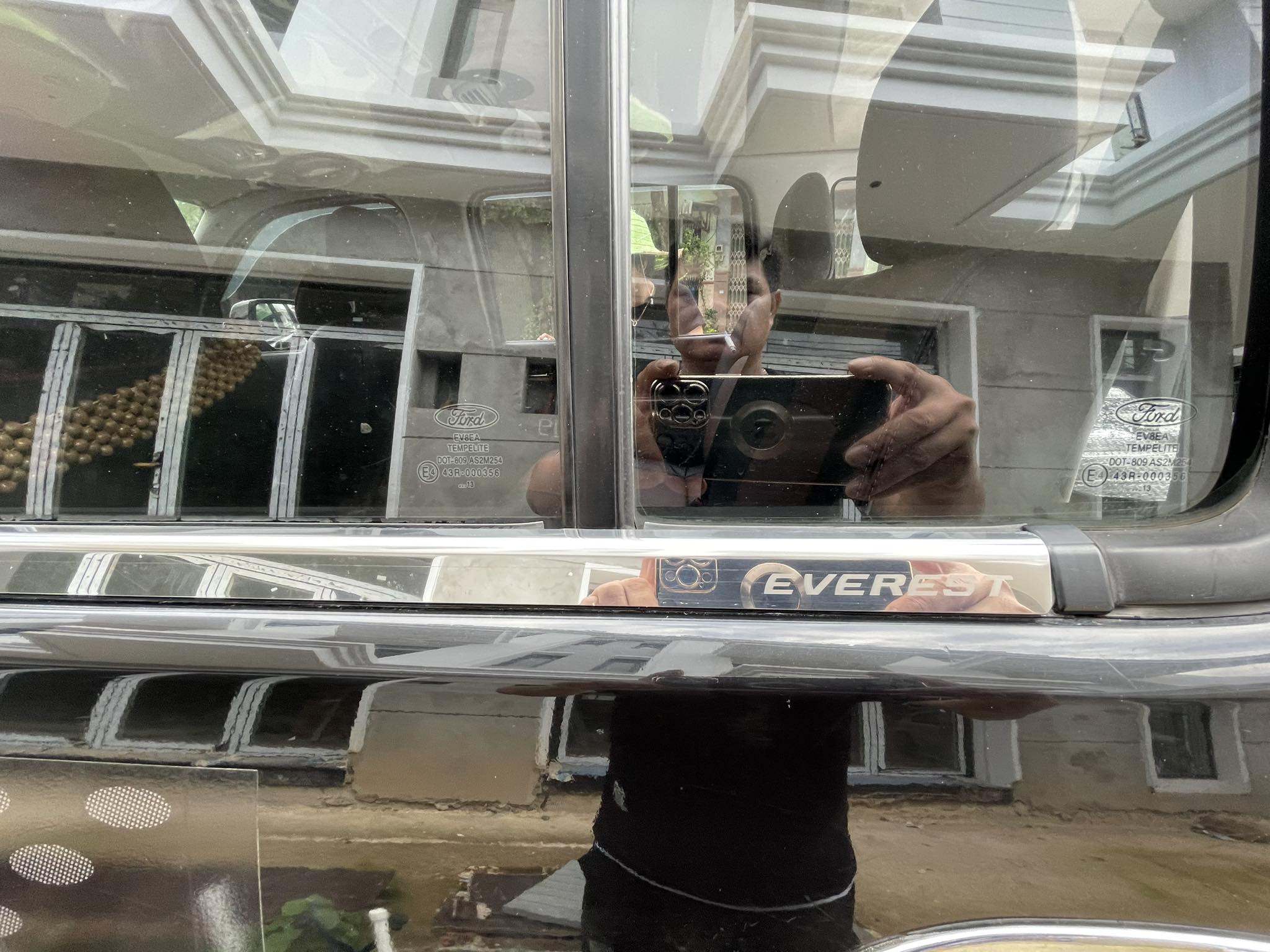 Viền INOX chân kính FORD Everest 2010
