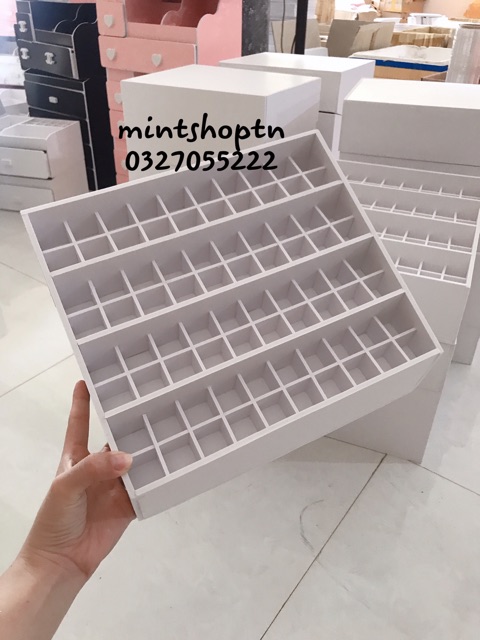 khay son 80 ô phân tầng tiện dụng
