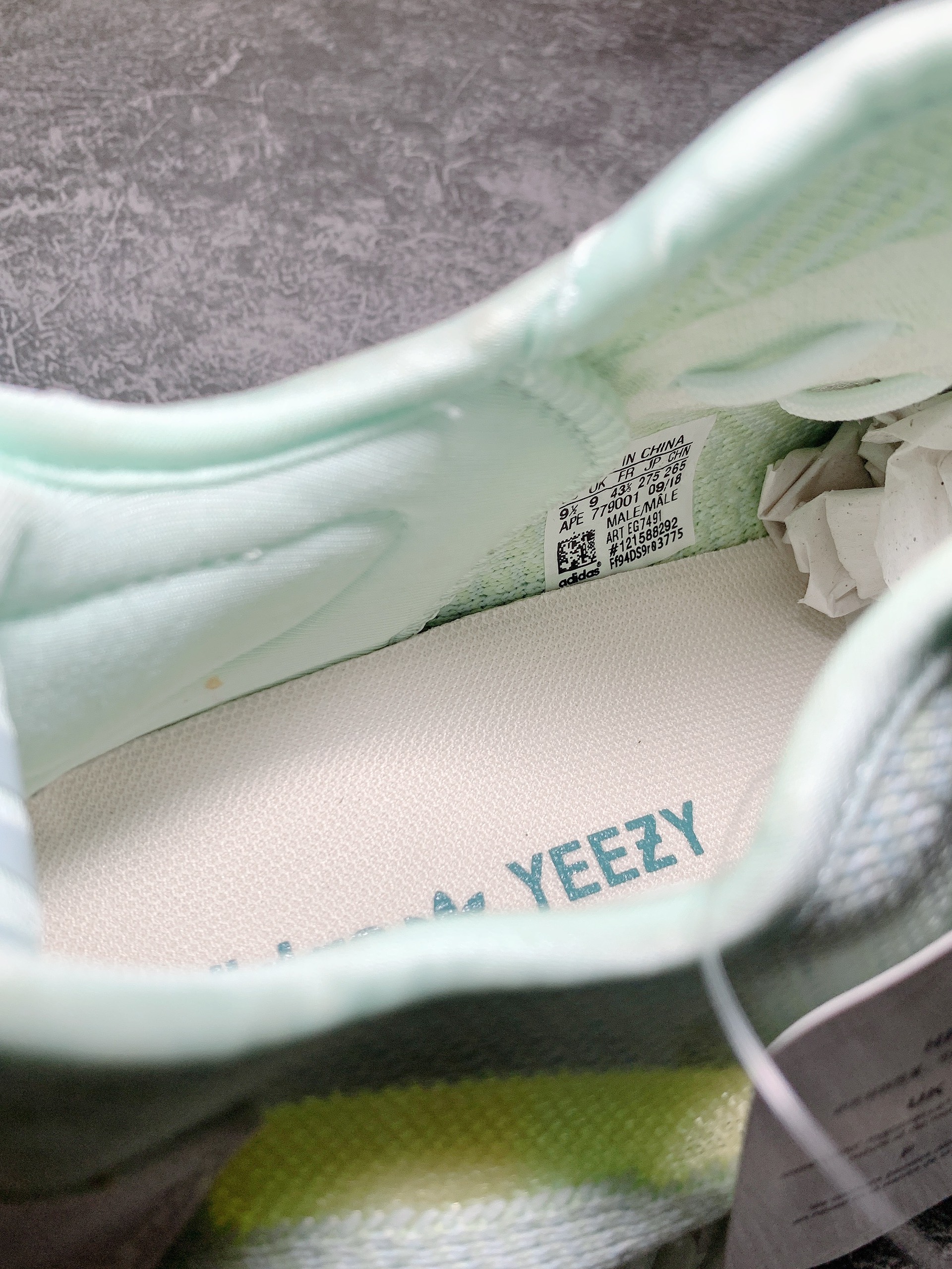 (MIỄN SHIP)Giầy thể thao Yeezzy v2 trắng xanh Fullbox - Ảnh thật
