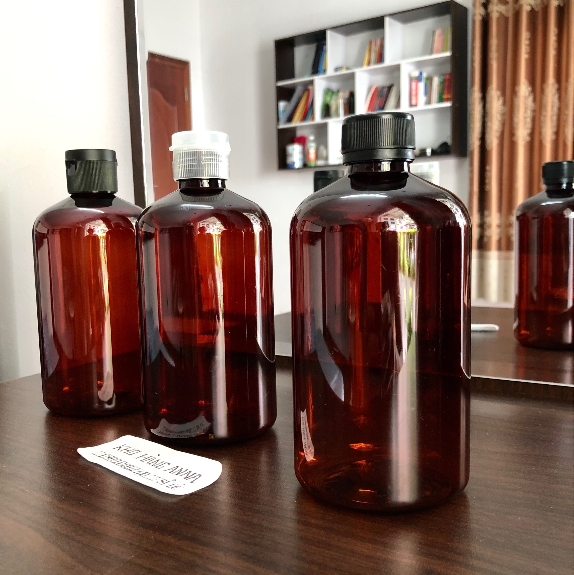 2 chai Nắp vặn đen 500ml / 300ml - Combo 2 Chai Nâu , chai xanh rêu , Chai trong suốt nắp vặn màu đen - Chai nhựa Pet chiết Mỹ phẩm đủ màu - Chai đựng Mỹ phẩm , đựng dầu gội