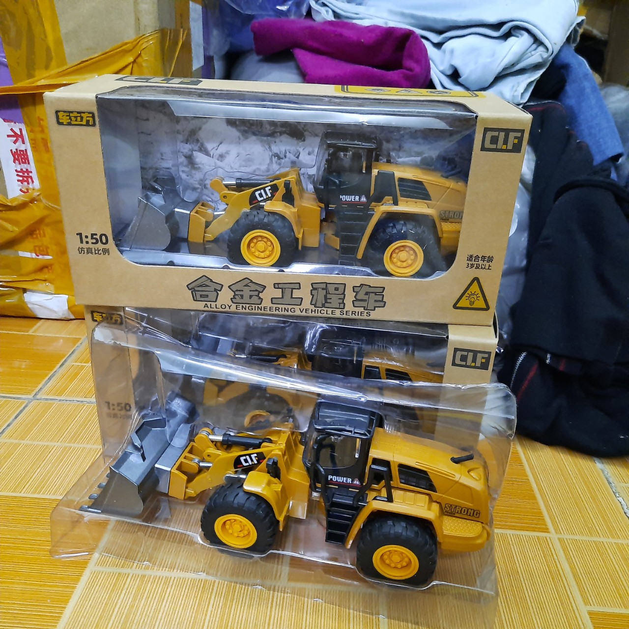 Mô hình xe xúc ủi đất bằng hợp kim tỉ lệ 1:50 đồ chơi xe công trình cho trẻ em