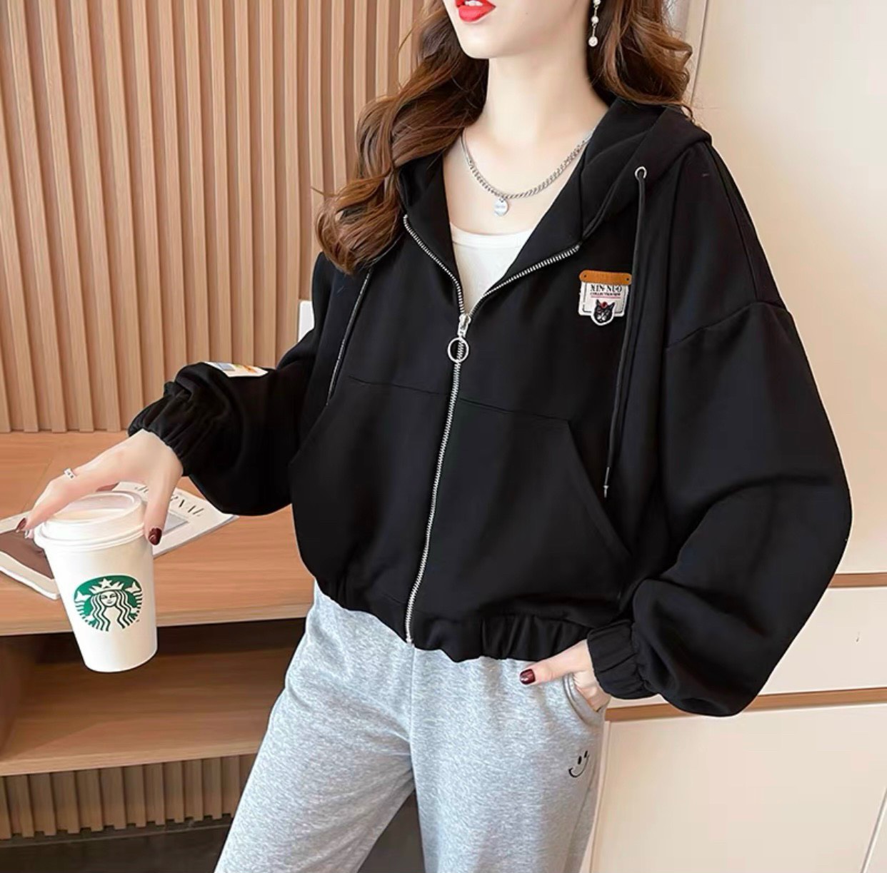 Áo Khoác Lửng Nữ Logo Thêu Mèo