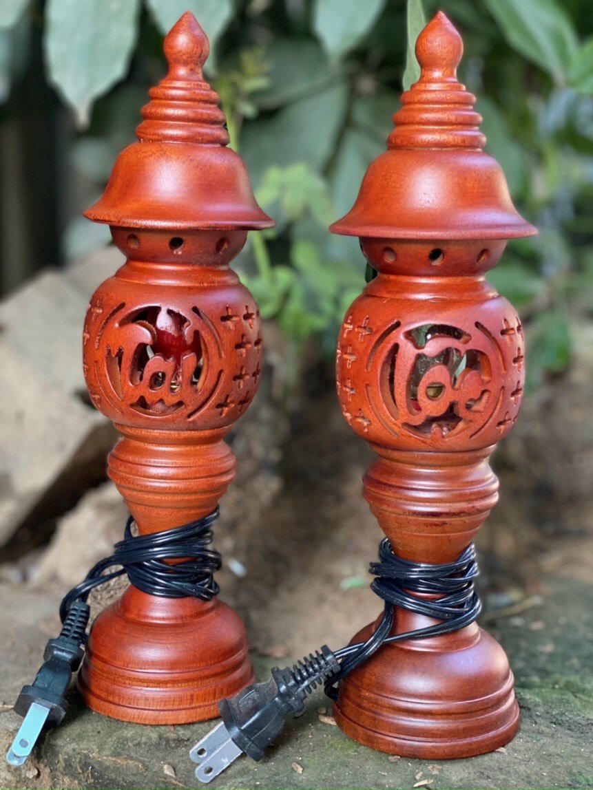Cặp Đèn thờ quả dứa - Đèn thờ gỗ xà cừ chữ Phúc - Lộc -Thọ