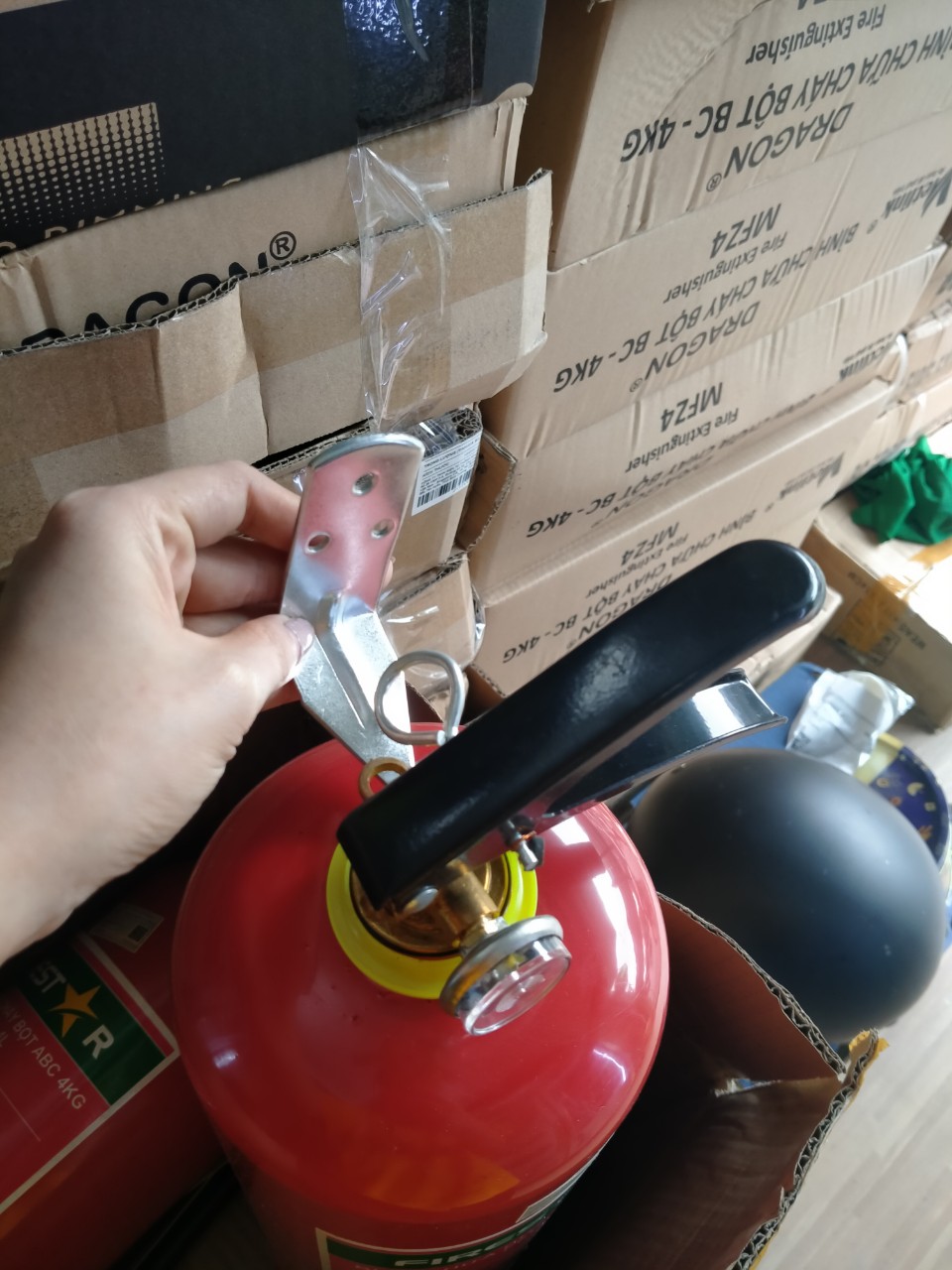 Combo 3 chiếc móc treo bình cứu hỏa