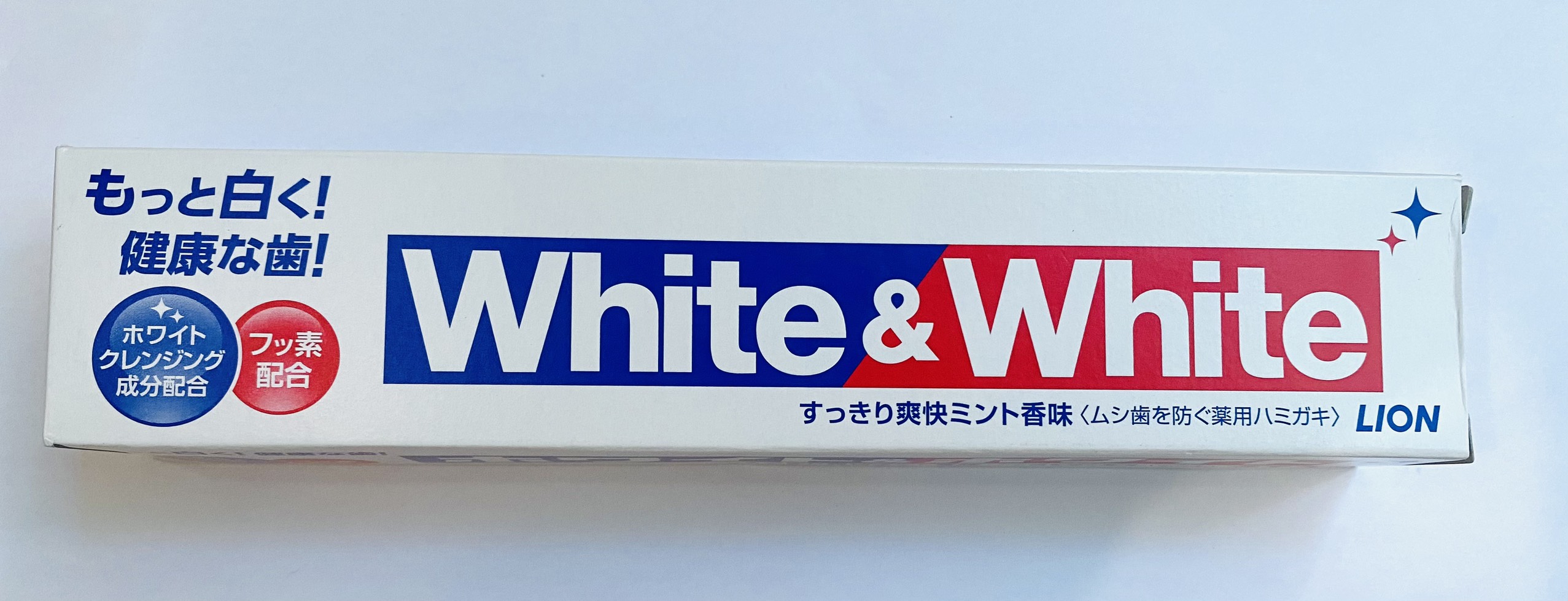 [HCM] 1 HỘP KEM ĐÁNH RĂNG LÀM TRẮNG WHITE & WHITE 150g