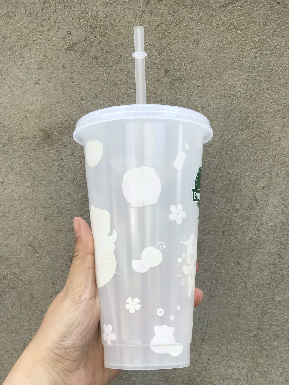 Ly đổi màu Phúc Long phiên bản Tết