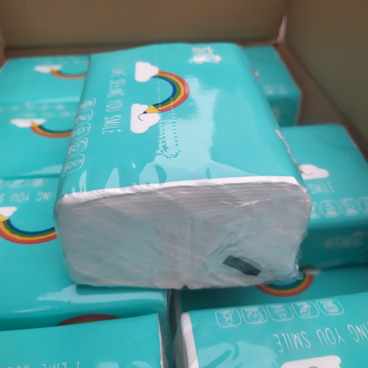 Giấy ăn cầu vồng cao cấp 30 gói 1 thùng