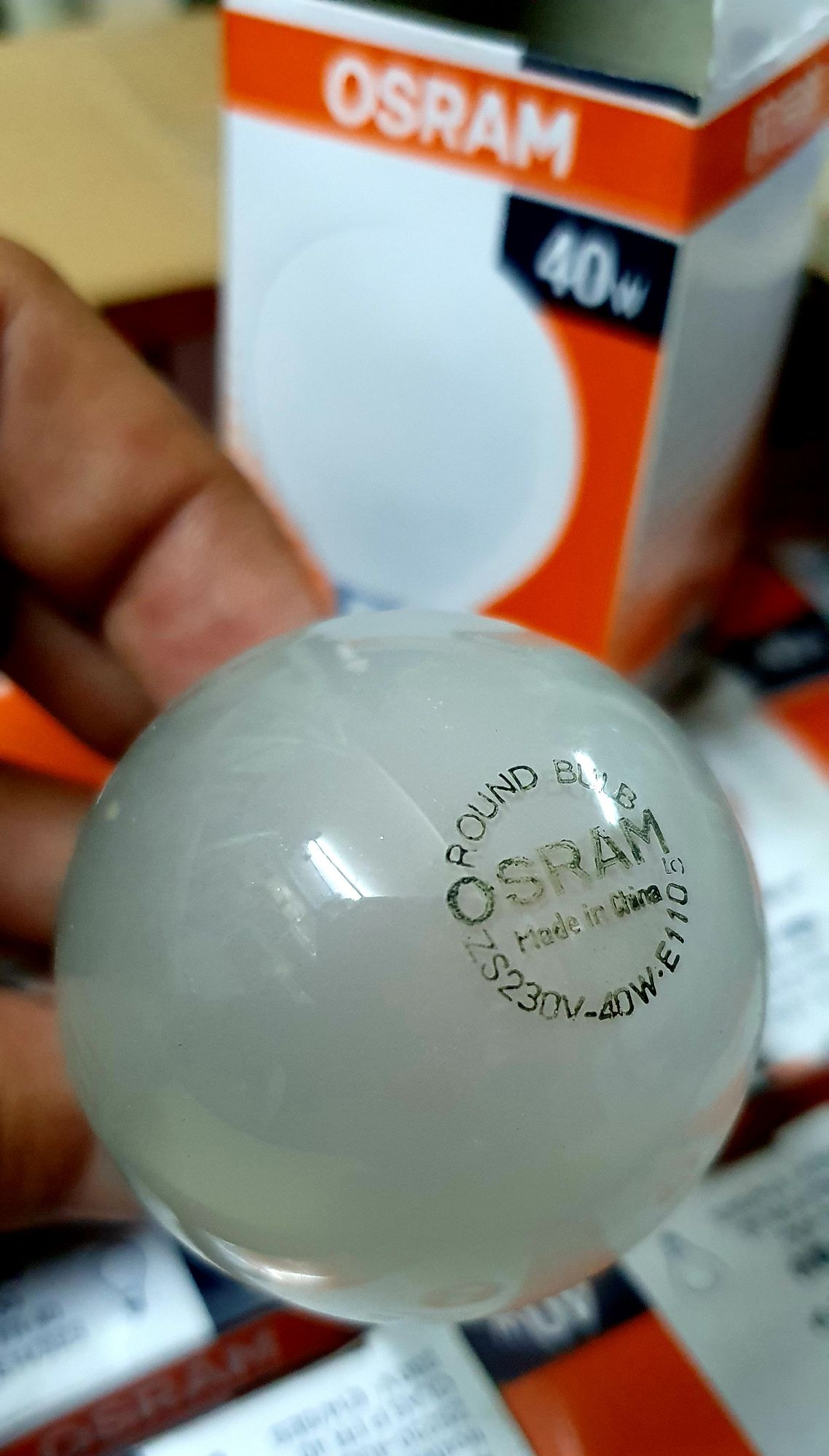 Bóng đèn tròn OSRAM sợi đốt chân E14/ 40watt