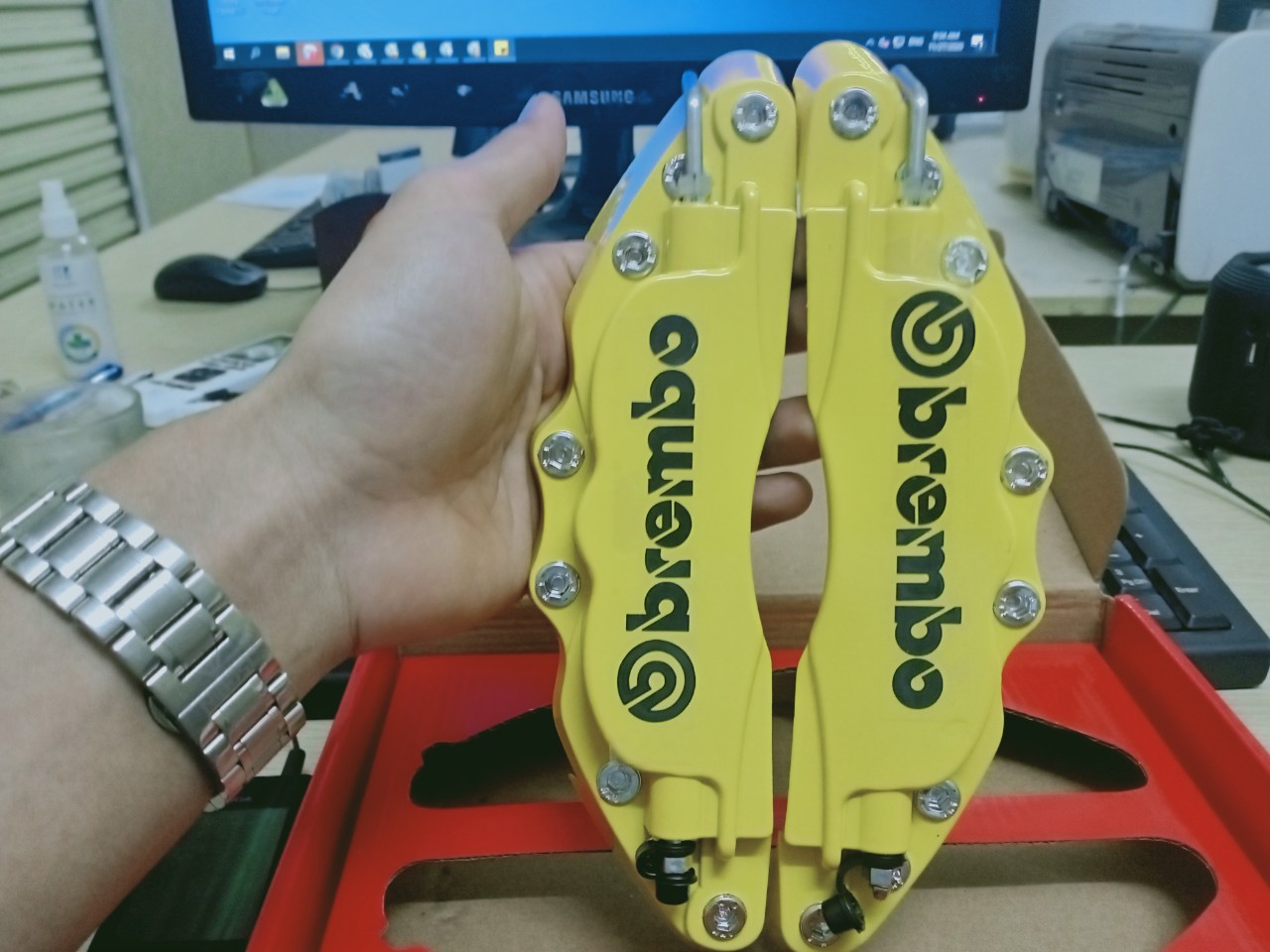 ốp phanh brembo cho xe ô tô trang trí độc và đẹp