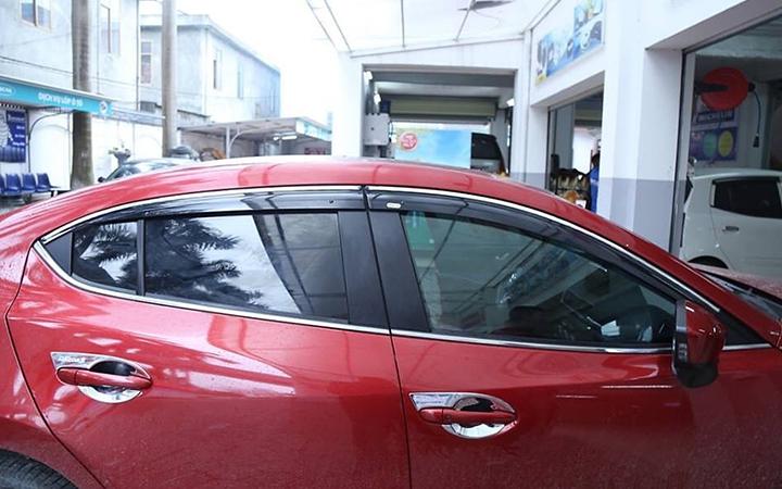 VIỀN CHE MƯA XE HONDA CIVIC 2017-2019